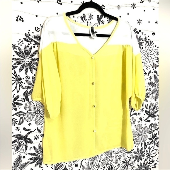Yellow white top sheer short sleeve button down blouse light breezy - Picture 1 of 8